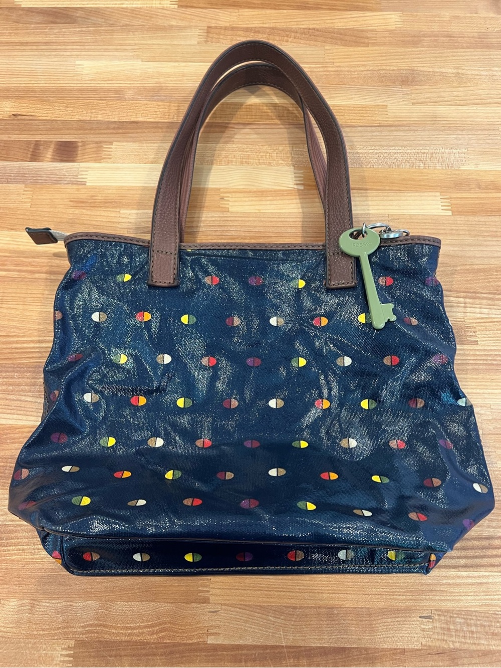 💙Fossil Key-Per Coated Canvas Navy Polkadot Tote w Brown Trim & Straps - Picture 3 of 6
